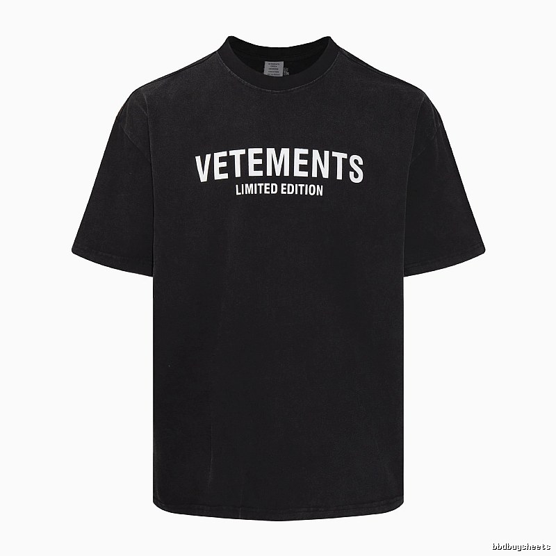 Monogram Statement graphic T-shirt Black Colorful Lucky for Layered Styling