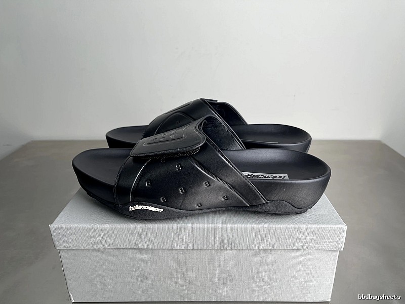 Balenciaga Thick-Soled Embossed Cool Street-style Black Slides