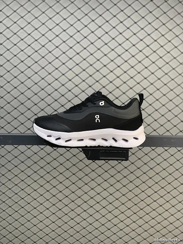 On Black Cloud Runners Defined by Streamlined Toe