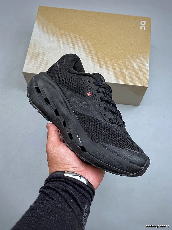 On Black Streamlined Toe Cloud Runners