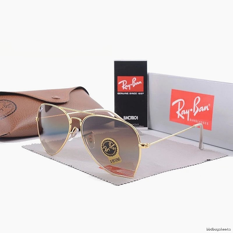 Ray-Ban Relaxed Aviator sunglasses Gold Tone Sunglasses with Designer-Inspired Detail