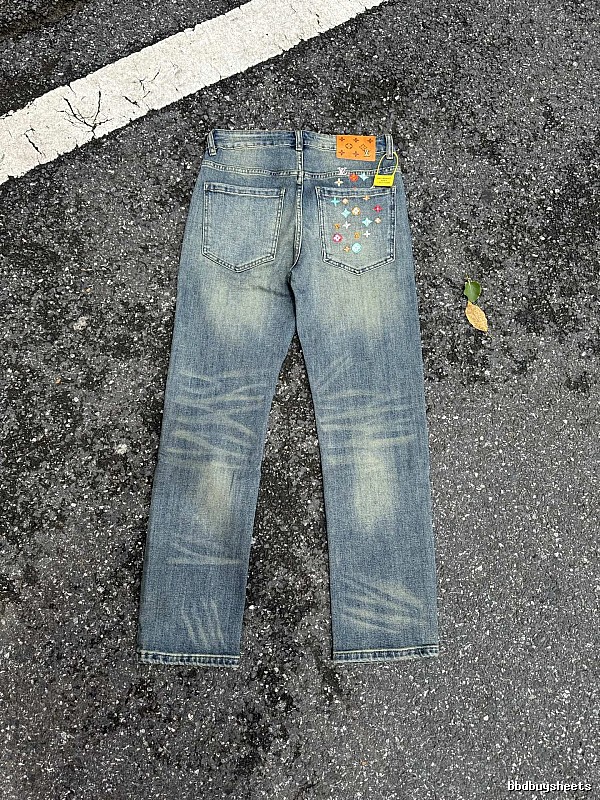 Small Colorful Marks And A Faded Straight Leg Paint-Detail Jeans - Evisu Essential Edit