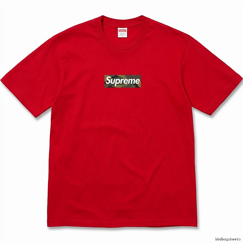 Supreme camouflage-style red T-shirt