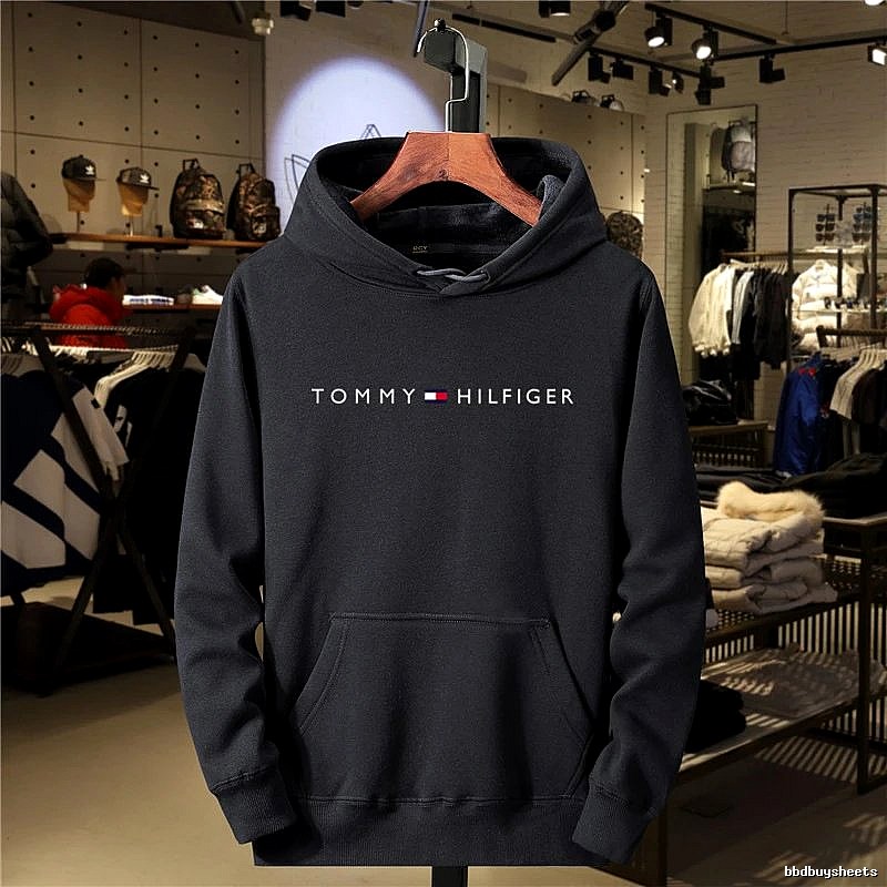 Tommy Hilfiger Black Logo Hoodie Streetwear Look