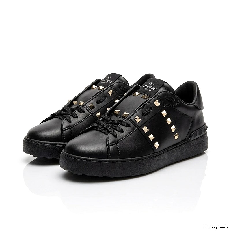 Valentino rivet trend black shoes