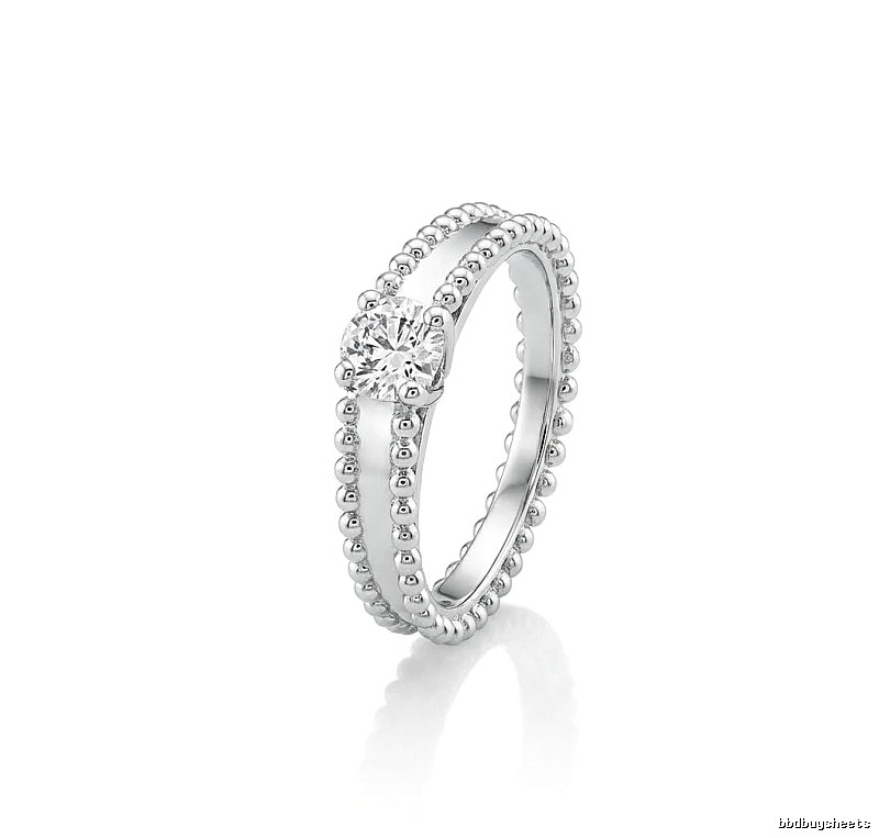 Van Cleef & Arpels diamond minimalist style ring